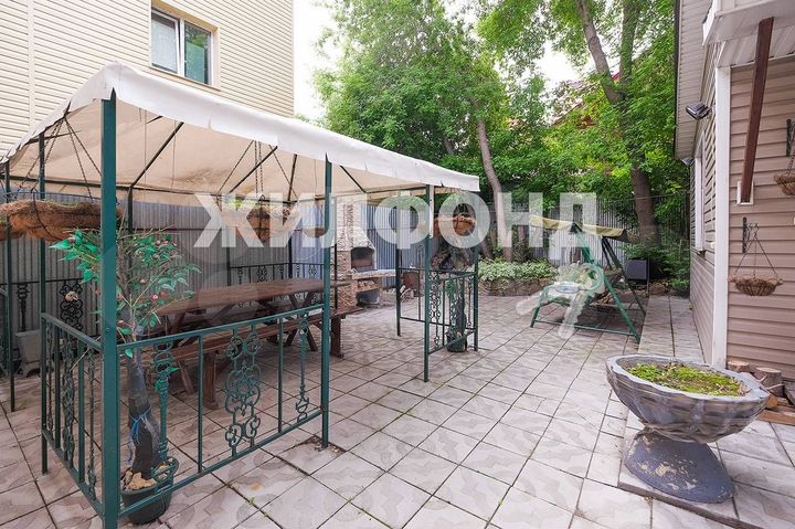 Коттедж 128 м² на участке 5 сот.