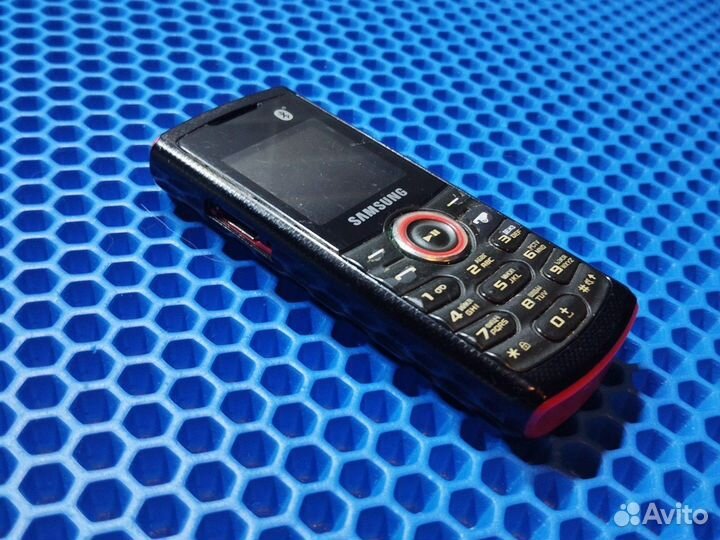 Samsung E2121B