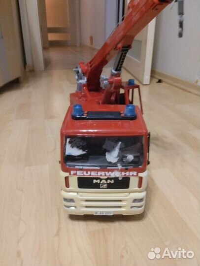 Кран игрушечный