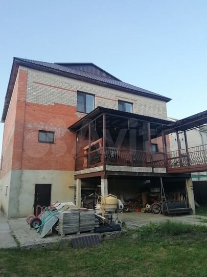 Дом 430 м² на участке 8 сот.