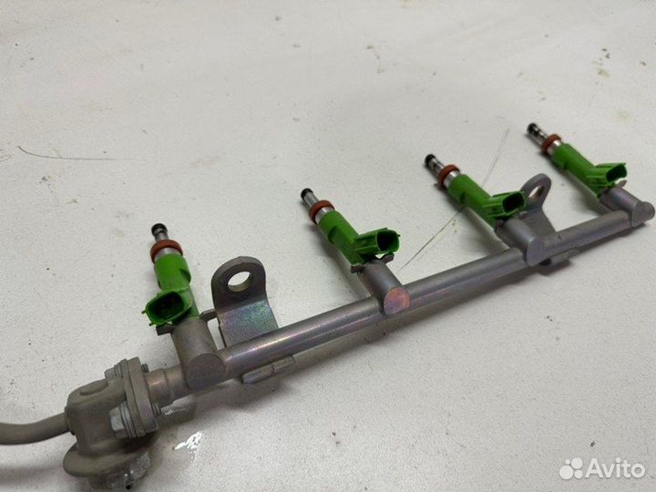 Рулевая рейка с форсунками передняя Toyota Camry