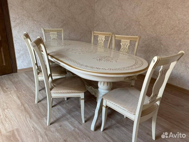 Кухонный стол