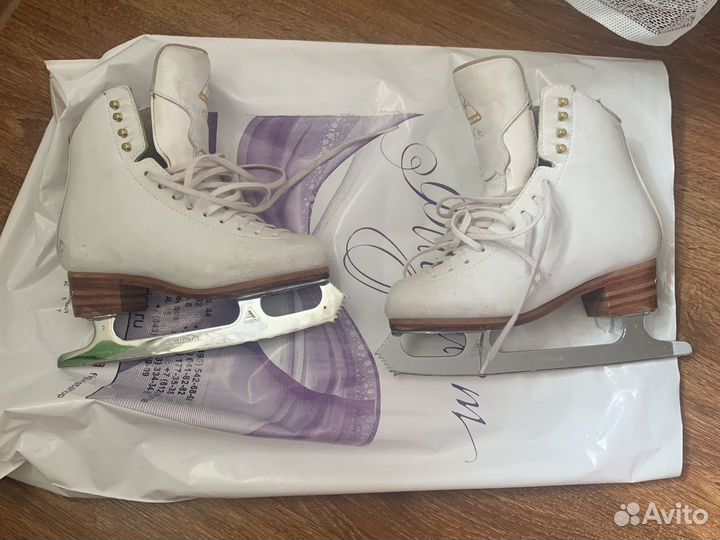 Коньки фигурные Jackson Elle DJ 2130