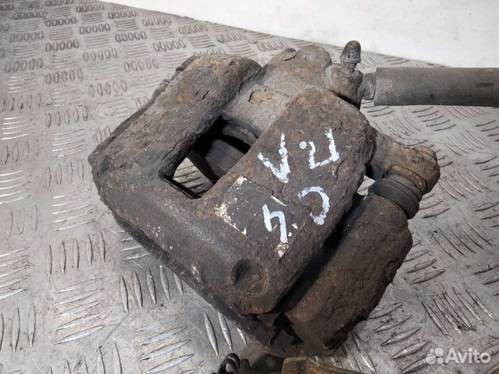 Суппорт передний левый Citroen C4