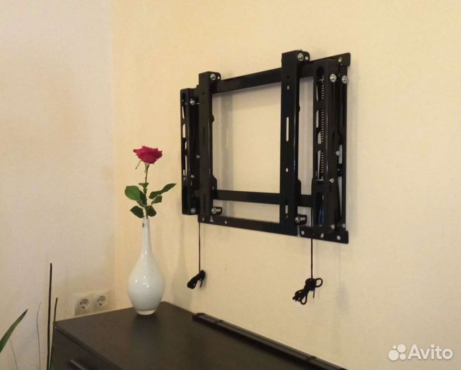 Кронштейн выдвижной ЖК тв