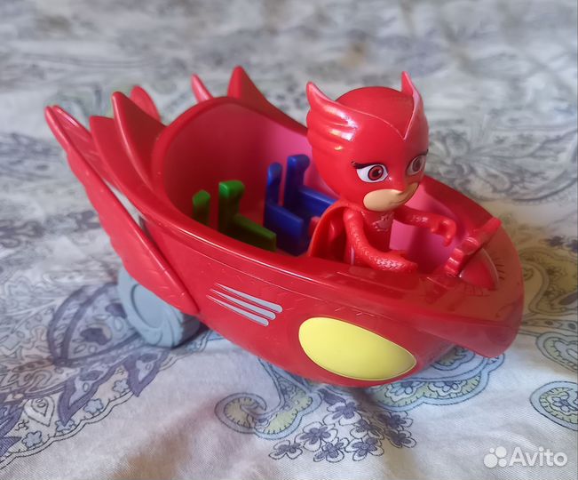 Герои в масках, Аллет с машинкой