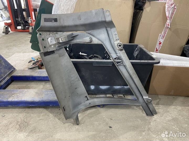 Окантовка фары Volvo FH4 82884026