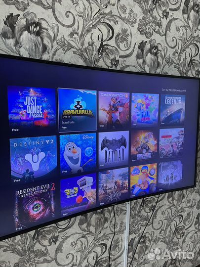 Sony PS4+100игр UFC4 NFS NHL