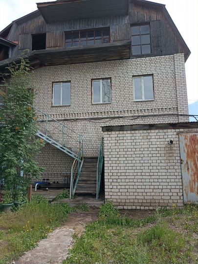 Дом 202 м² на участке 28,8 сот.