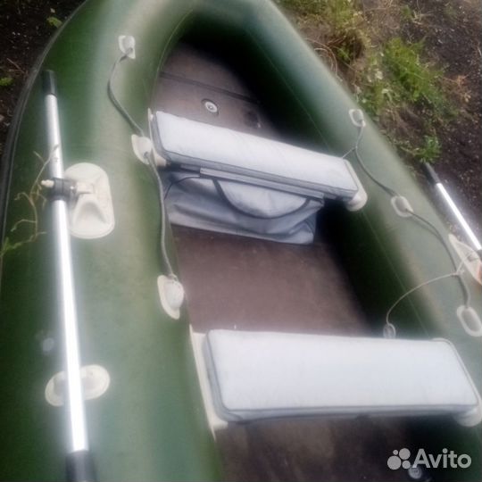 Лодка фрегат 300 с мотором