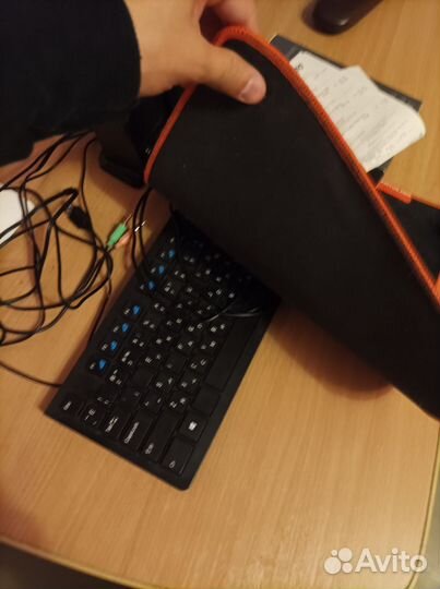 Колонки, мышка, коврик и клавиатура