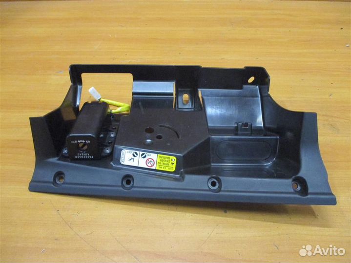 Выключатель подушек безопасности Mitsubishi Lance