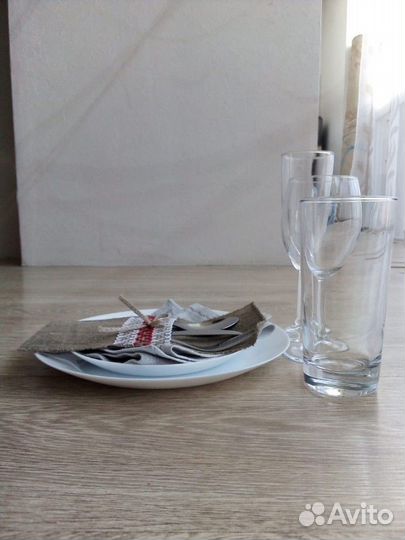 Аренда посуды (тарелки, бокалы, стаканы, приборы)