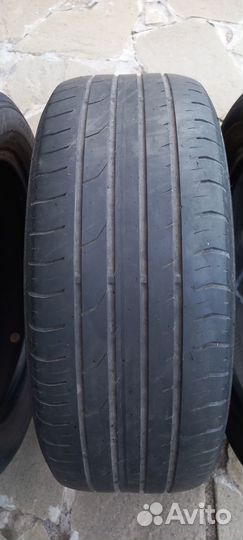 Continental ContiPremiumContact 2 215/55 R17 94V