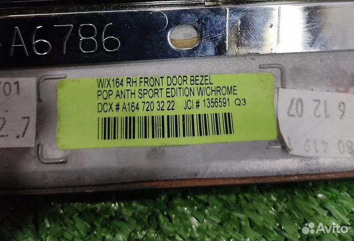 Накладка двери Mercedes Benz ML W164 2007