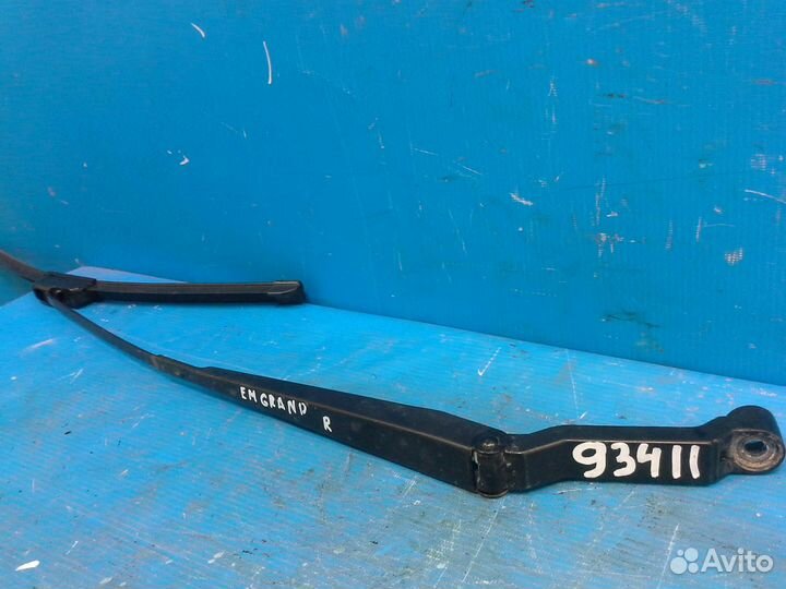Поводок стеклоочистителя передний правый Geely emg