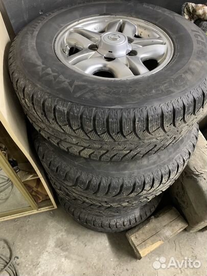 Bridgestone Ice Cruiser 7000 275/70 R16