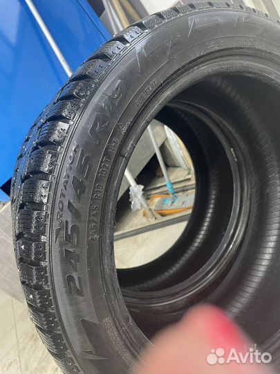 Pirelli Ice Zero 245/45 R19