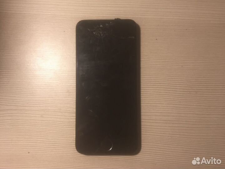 Экран на iPhone 5s разбит на запчасти