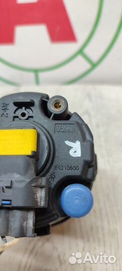 Фара противотуманная передняя правая Nissan Note