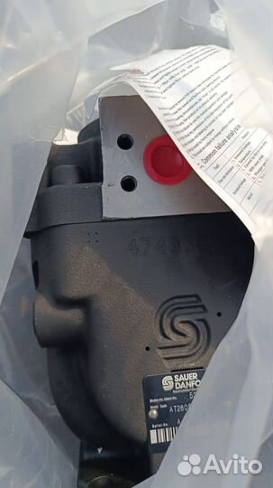 Гидравлическии насос John Deere AT302661 Sauer Dan