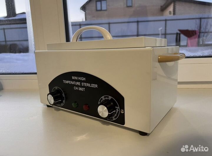 Стерилизатор, расходники для маникюра