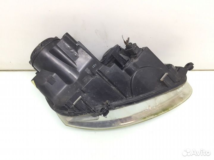 Фара 1K6941005Q Volkswagen Golf 5 (2003-2009)