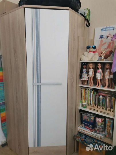 Кровать подростковая и шкаф угловой