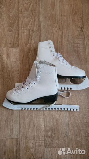 Коньки фигурные женские