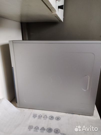 Монитор Samsung и детали к нему