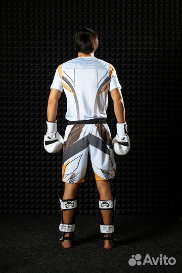 Комплект(футболка и шорты) Venum белый