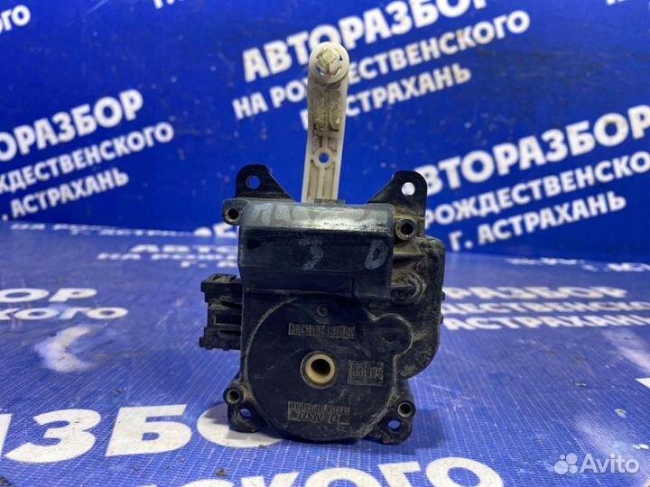 Моторчик заслонок отопителя Mitsubishi Pajero 3