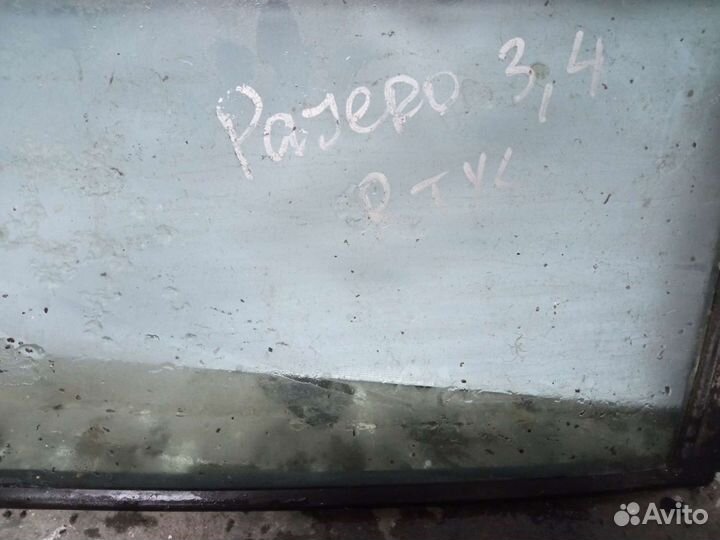 Mitsubishi Pajero IV стекло левой правой передней