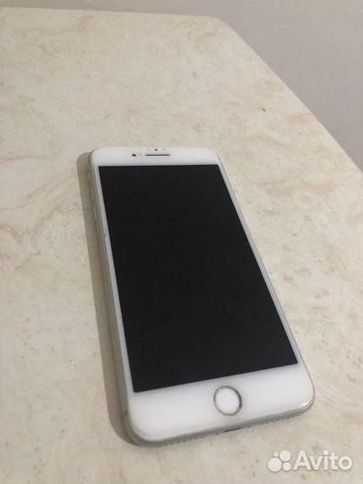 Телефон iPhone 8 plus 64