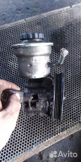 Насос гур Toyota Vitz SCP11 1SZ-FE