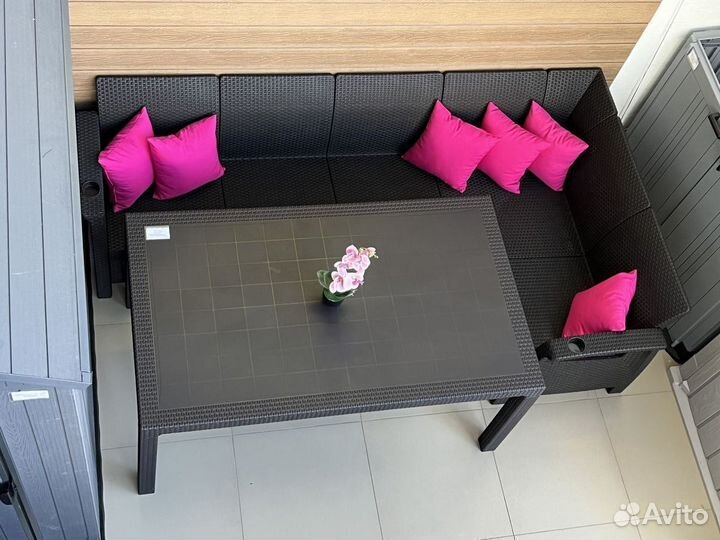 Садовая мебель, угловой диван и обеденный стол