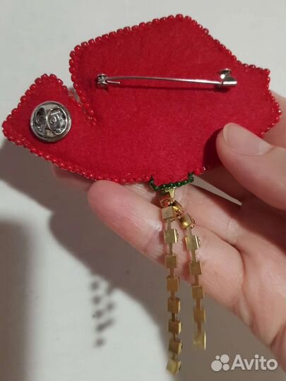 Брошь 