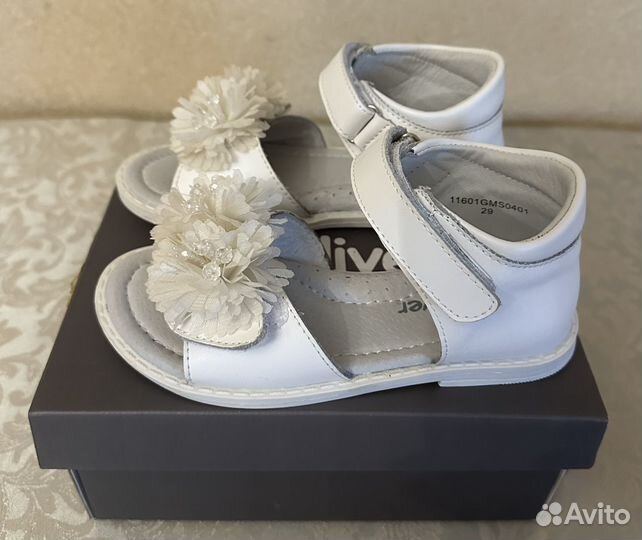 Босоножки для девочки Gulliver 29 размер, новые