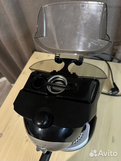 Кофеварка рожковая delonghi