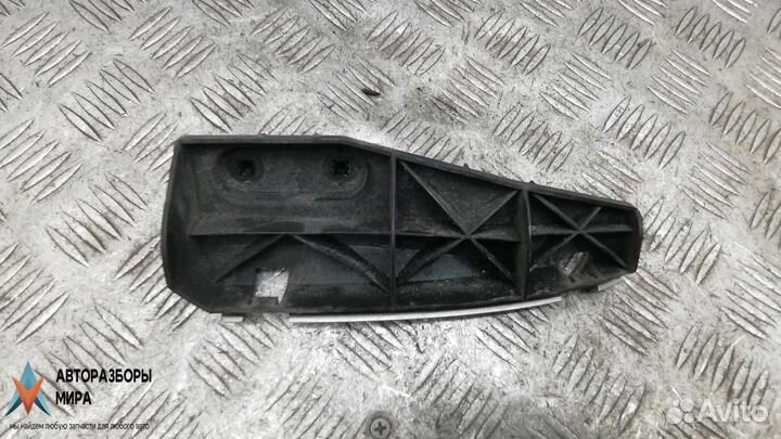 Крепление бампера Toyota Corolla Verso рест. 2005