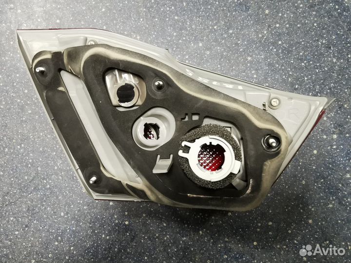 Задний фонарь багажника R Camry 2011 (132)