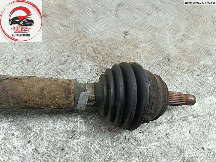 Полуось передняя правая б/у Volkswagen Golf-3