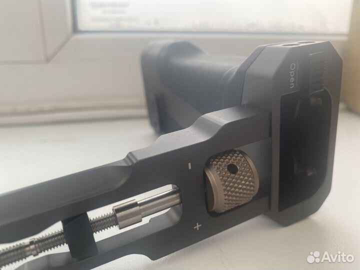 Ручка tilta с разъемом под батарею np-f550