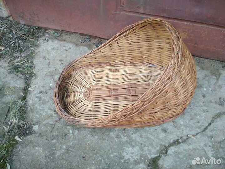 Домик из лозы для кошки или маленькой собаки