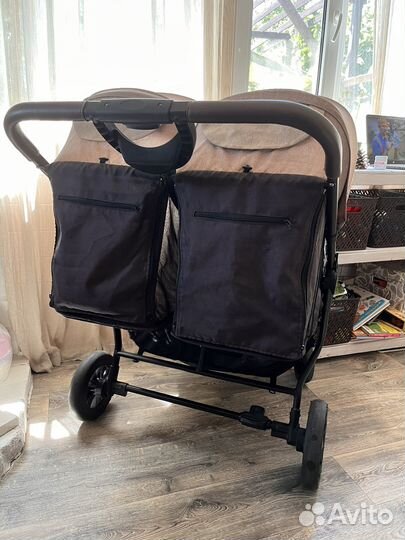 Коляска для погодок двойни