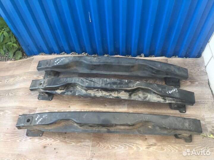 Усилитель заднего бампера Фольксваген Тигуан 1