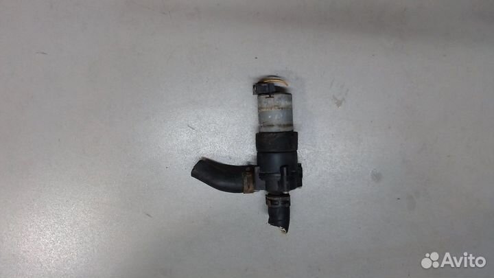 Насос водяной Mercedes C W203, 2002