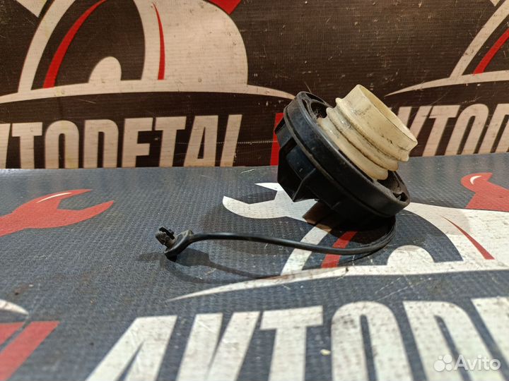 Крышка бензобака Hyundai Elantra XD 3