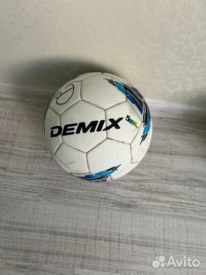 Футбольный мячи demix, adidas, select, puma