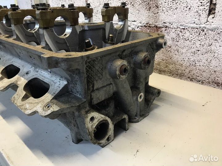 Головка блока цилиндров правая Ford Escape 3.0L